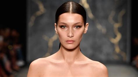 bella hadid nuda|Bella Hadid Goes Topless (and Bottomless!) for ‘Vogue Paris’